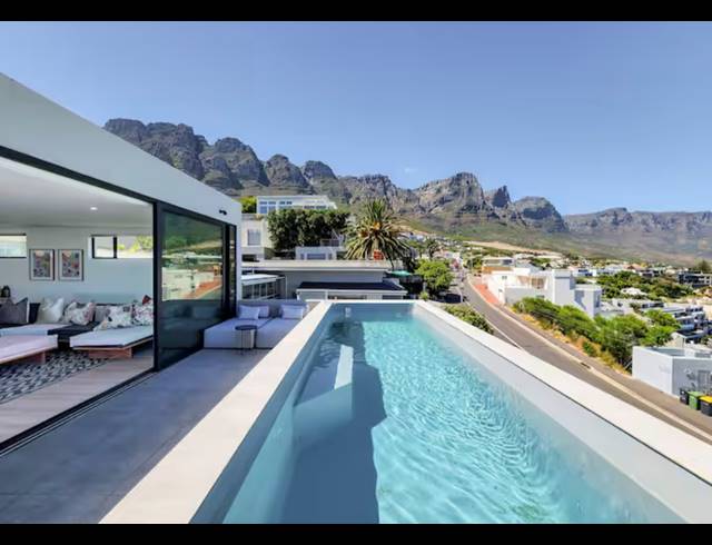 6 BEDROOM HOUSE TO LET IN CAMPS BAY